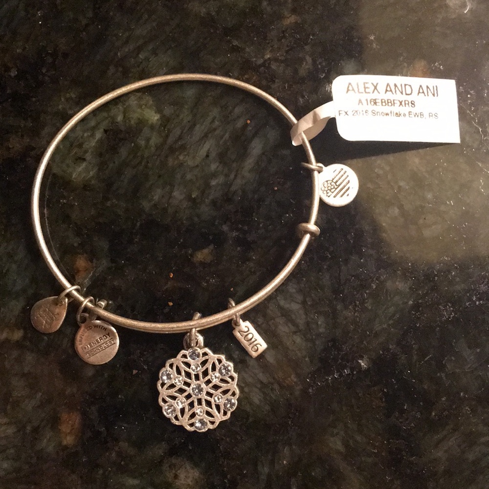 2016 Alex and Ani snowflake charm bracelet